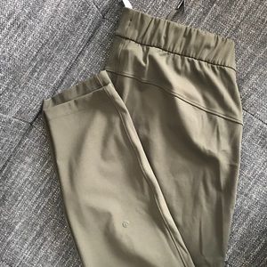 lululemon On the fly pants size 8